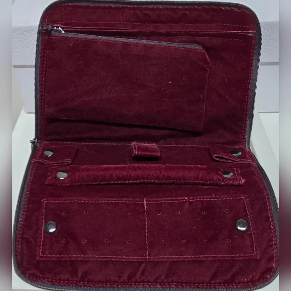 None jewelry organizer